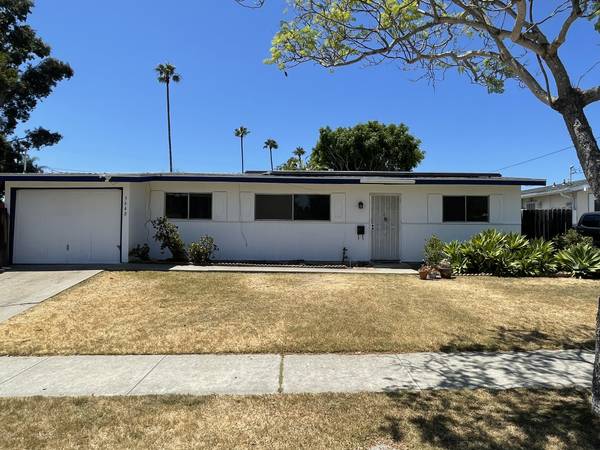 $3,950 / 3br - 1014ft2 - Casa de una sola planta con piscina (Clairemont)63701704846723120