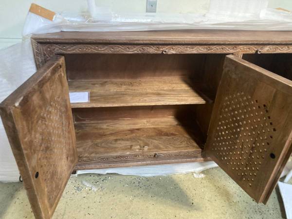 Buffet/ Sideboard - $400 (McCool Junction)62975765260675122
