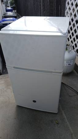 2dr mini refrigerator 1