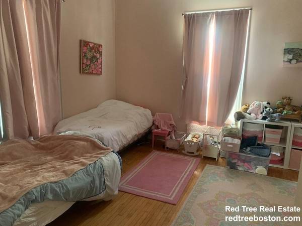 $3,650 / 3br - Spacious 3 bed in Newton w/ laundry in unit, parking for rent!! (Newtonville)63802072708739123