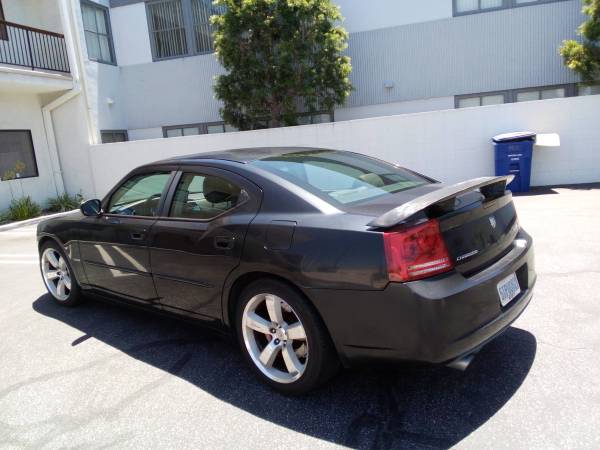 2006 Dodge Charger SRT-8, Negro, Motor Hemi 6.1 L Original - $5.700 (Lomita)63470774916993123