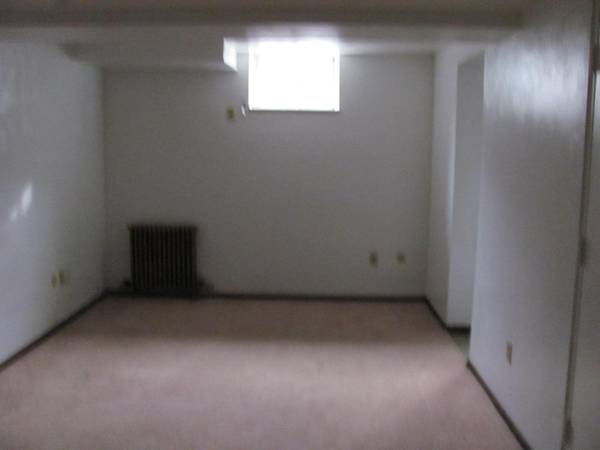$975 / 1br - UNO DE UN DORMITORIO EN SQUIRREL HILL (3245 BEECHWOOD BOULEVARD)64013205967107122