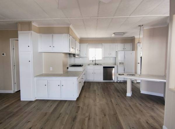 $113,000 / 2br - 1248ft2 - 55+ parque. Casa móvil actualizada de 2 habitaciones, 2 baños, garaje para 1 coche con espacio bajo. (Desert Hot Springs/Sky Valley)63668337132291121
