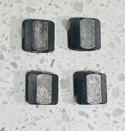 Cubierta clásica de válvula Porsche - $40 (Glendale, CA)63470987418755121