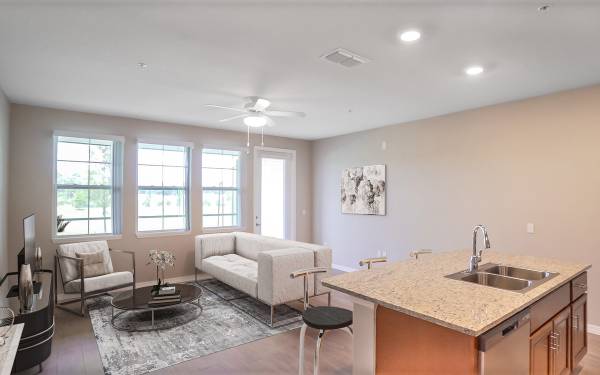 $1,334 / 1br - 724ft2 - Resort Style Pool, High Speed Internet, Fitness Center (Lady Lake, Ocala)63693502170755120