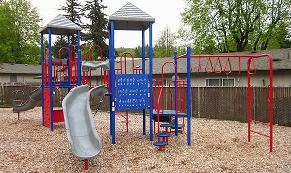$1,245 / 2br - 806ft2 - 2bd 1ba, Laundry Facilities, In Portland (7911 SE 92nd Ave, Portland, OR)63831537190147121