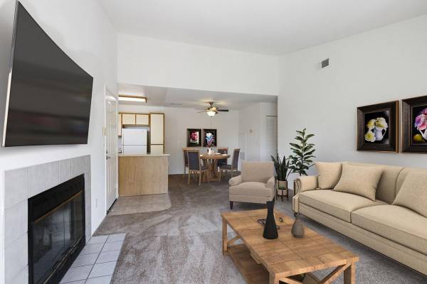 $1,695 / 2br - 870ft2 - HVAC With Digital Thermostat Control, Walk-In Or Reach-In Closets (Located in Northwest Fresno, Fig Garden loop district.)63798509389313120