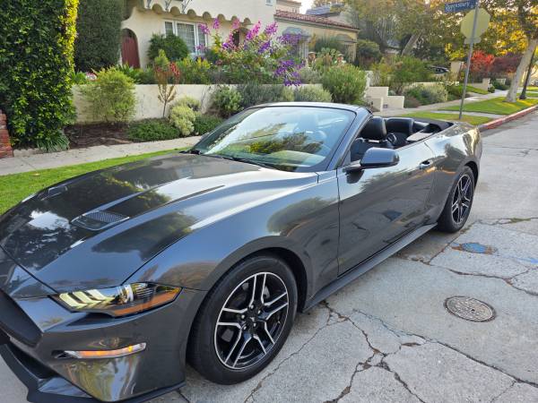 2020 Ford Mustang Prime, equipado, excelente, pocos kilómetros, descapotable - $20,990 (Playa Del Rey)63469624980867120