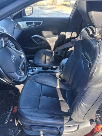 2015 Hyundia Veloster 1