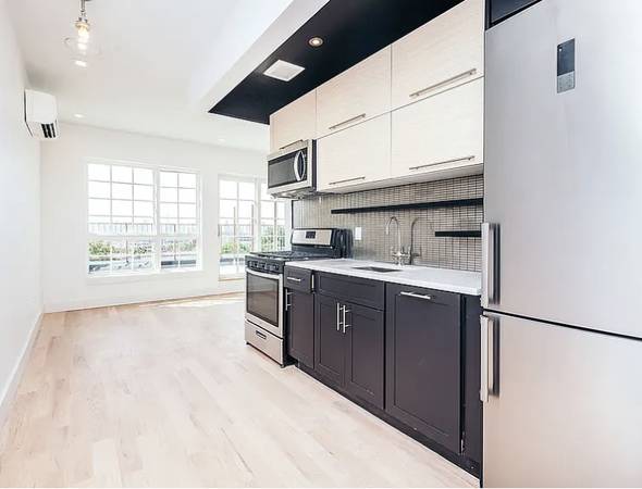 $3,000 / 1br - A spacious 1 bed in Ridgewood (Queens)63816576424961120