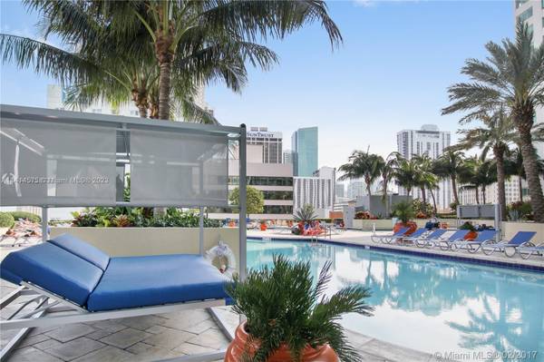 $2,800 / 642ft2 - Vizcayne Downtown Miami Large Studio looking at the Bay & Pool (Downtown Miami)63906442719747123