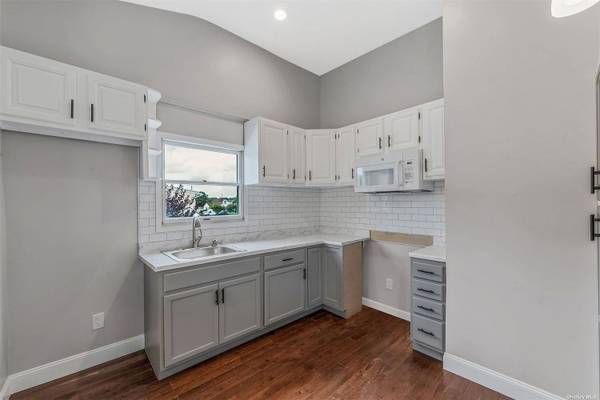 2 Bedroom Apartments
$2,800
                        West Babylon 2 Bedroom Apartments
$2,800
                        West Babylon