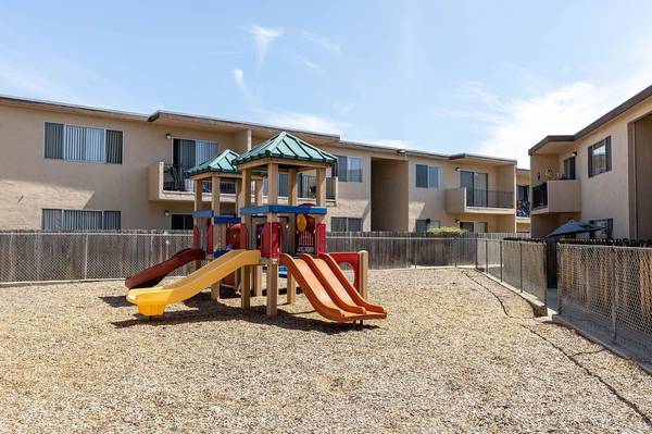 $2,500 / 2 habitaciones - 980 pies² - ¡Vea su futuro en VDC! (Chula Vista)63865592397443122