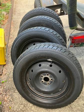 Studless Snow Tires on Dedicated Rims 1