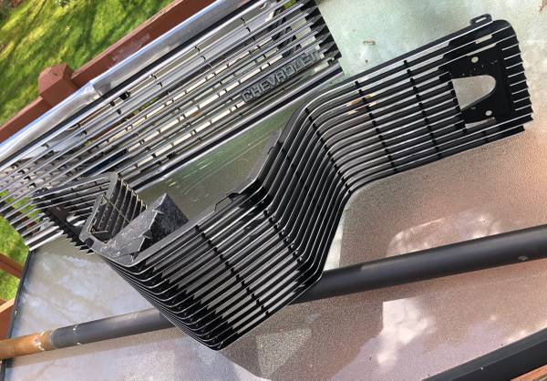 1970 Ford Thunderbird "OEM" center Grill for Sport Lights 1