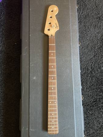Squier P-bass neck 1