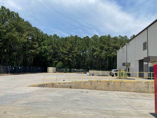 $750 / 500ft2 - Warehouse Space - Rent the Square Footage You Need - #814 (Lawrenceville)63441049327875124
