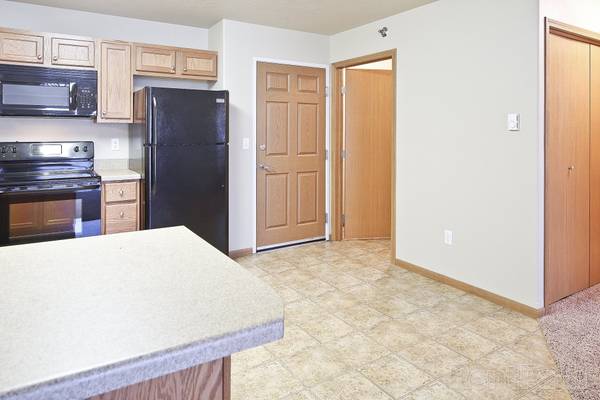$1,115 / 2br - 1100ft2 - 2B/2B, Lavadora y secadora en la unidad, aire acondicionado (2820 5th Street Northwest, Minot, ND)63693360585731121