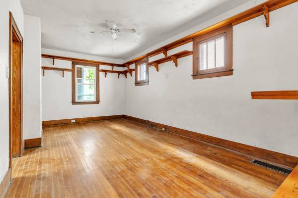 $62,500 / 4br - 4 Bedroom House for Sale in McKees Rocks- Broadway64013371679875124