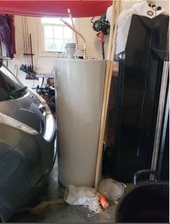 Bradford White 50 gallon natural gas water heater 1