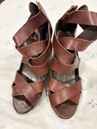 Brown real leather strappey sandals size 8 1