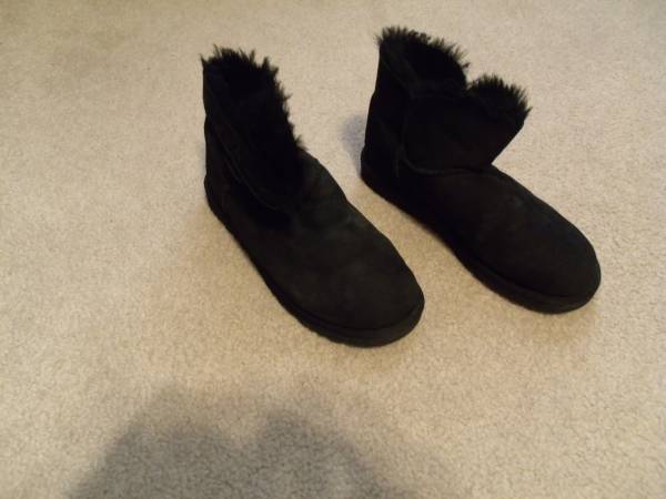 UGG SHORT BOOTS 1