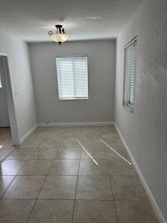 $2,375 / 2br - 2 Bedroom Near Beach! ELECTRIC INCLUDED; FULL MONTH FREE (Deerfield Beach)63825137689601124