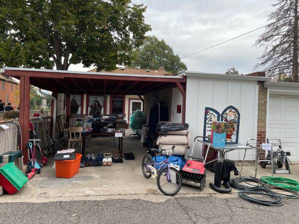 Yard sale - Saturday 10/11 10:30am-3:00pm 1