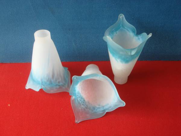SET OF THREE LIGHT GLOBES 1