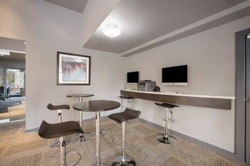 $1,495 / 2br - 970ft2 - Microwaves, 2/bd, in Colorado Springs CO (2880 Woodland Hills Dr, Colorado Springs, CO)63658230766979123