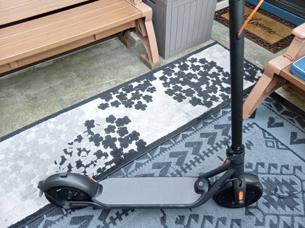 SCOOTER ELÉCTRICO SEGWAY NINEBOT F30 PARA ADULTOS - $200 (santa rosa)63471456656771120