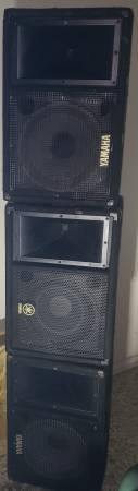 Yamaha 1-12" 1-horn monitors 3 ea 1