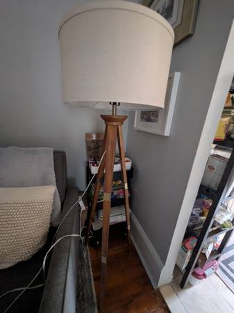 Modern tripod floor lamp 1