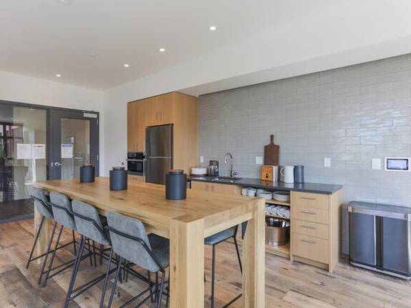 $2,091 / 1br - 542ft2 - Custom built-in closets, Generous, organized storage (Downtown Portland)63999454654467124