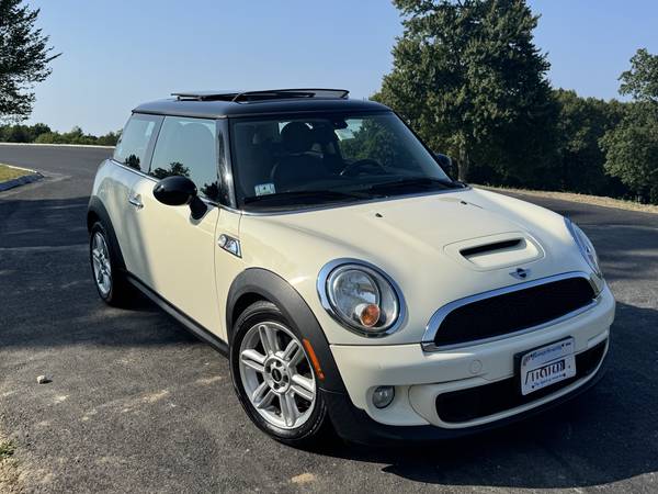 Mini Cooper S, 2013, pocos kilómetros y poco uso - $12.500 (Boston)63469755480321122