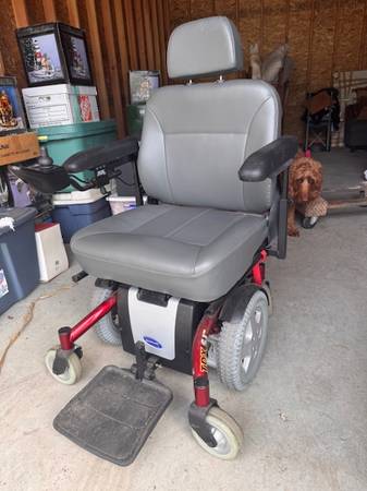 Invacare TDX SP2 HD Power Wheelchair with Captains Seat 1