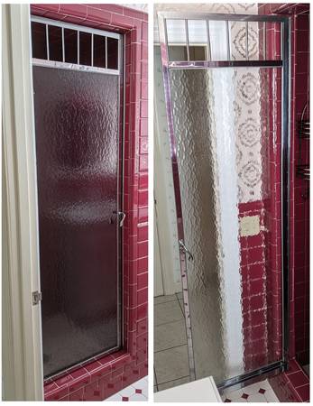 SHOWER DOOR ASSEMBLY 1