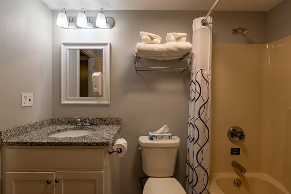 $1,199 / 1br - 770ft2 - Last Minute Beautiful Weather Forecast Captains Quarters Falmouth (Falmouth)63828337963779121