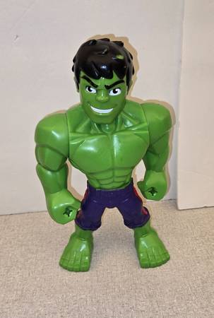 2018 Hasbro Marvel Hulk verde de 10" - $10 (Decatur, AL)63470919428865120