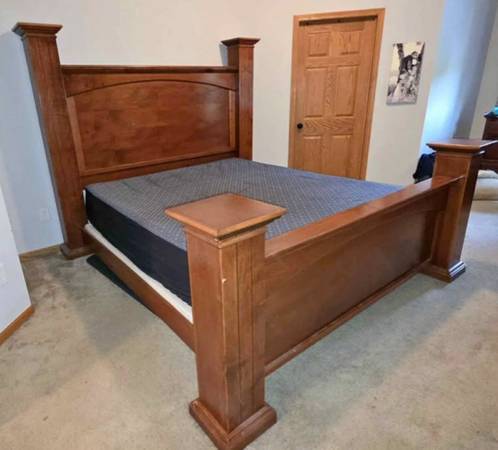 Penny Mustard Solid Cherry California King Willow Valley Post Bed Frame 1