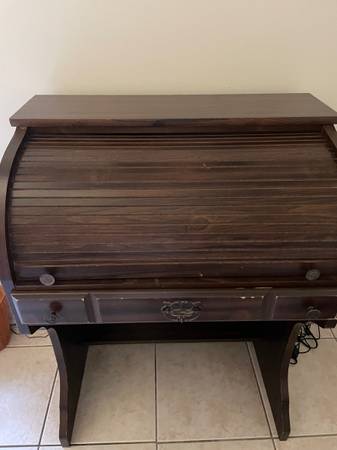 Small Roll Top Desk 1
