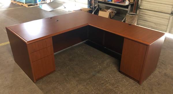 Used National Right Hand L Shape Desk, Cherry Laminate 1