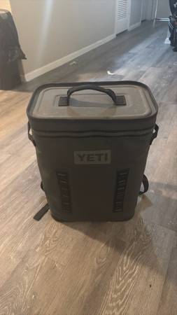 ***YETI HOPPER BACKPACK COOLER*** 1