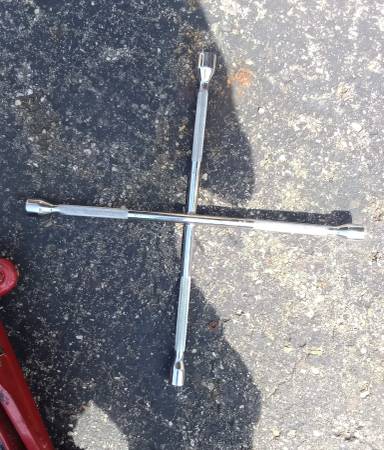 Duralast 4-Way Polished Chrome Lug Nut Wrench With Lifetime Warranty 1