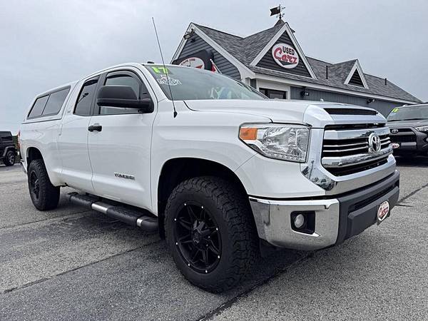 2017 Toyota Tundra SR5 4x4 4dr Double Cab Pickup SB (4.6L V8) 1