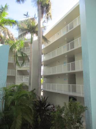 $3,805 / 3br - 1048ft2 - Apply by 9/30th to receive a month's free rent for Sept/Oct Move-in63838113896833121