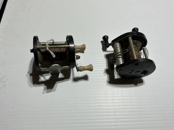 2 vintage Bakelite reels 1