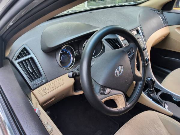 2011 HYUNDAI SONATA NEED A NEW HOME. GREAT CONDITION - $4,400 (Spring Valley)63436938826627121
