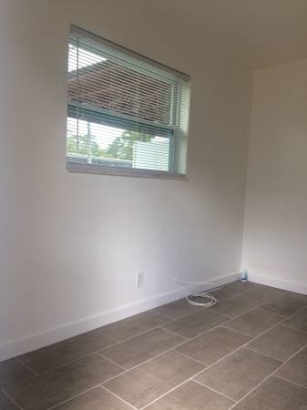 $1,100 / 1br - Efficiency 1 person only. No Kitchen/Sin cocina. (pembroke pines)63825136867201122