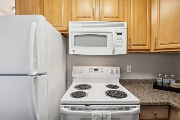 $2,660 / 2br - 800ft2 - Amplio departamento de dos habitaciones - Lavadora y secadora, cochera - ¡Llámenos hoy! (walnut creek)63813587890561122
